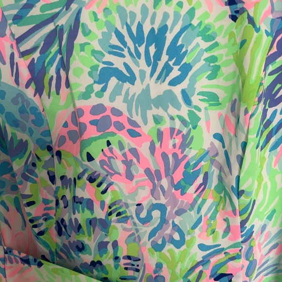 Lilly Pulitzer Stretch Wrap Around Dress - SO flattering 💗 - Picture 3 of 4
